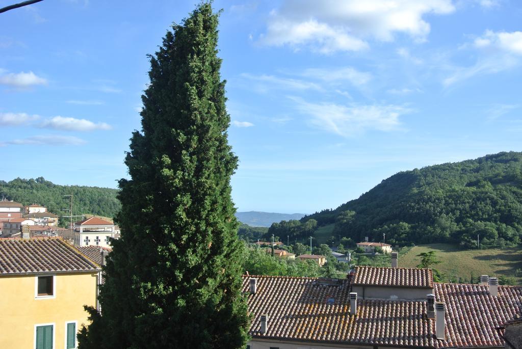 โลกันดา ลา ปิเอเว โฮเทล Hotel Semproniano ภายนอก รูปภาพ