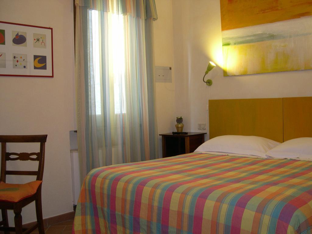 โลกันดา ลา ปิเอเว โฮเทล Hotel Semproniano ภายนอก รูปภาพ