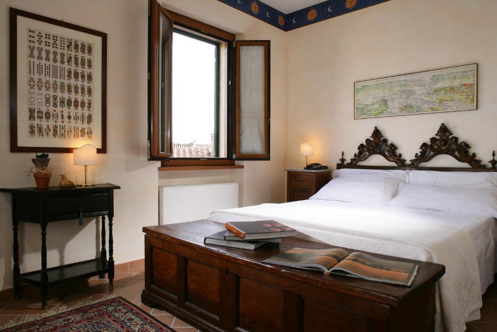 โลกันดา ลา ปิเอเว โฮเทล Hotel Semproniano ภายนอก รูปภาพ